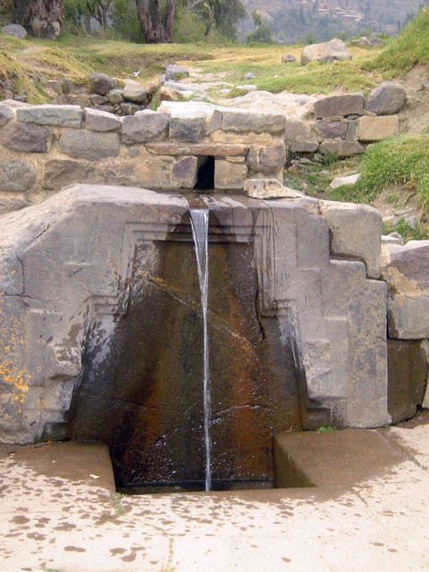 Ollantaytambo - fonte andina